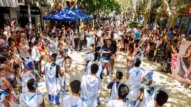 La FNS comenzó a vivirse en el cruce de las peatonales