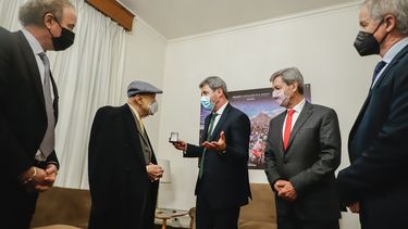 Distinguieron al presidente de la Fundación Banco San Juan por su aporte a la educación y la cultura