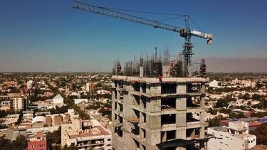 Mirá desde el cielo cómo va quedando el edificio más alto de San Juan