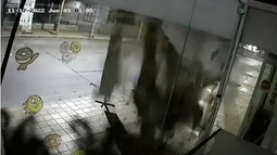 Ladrón herido en Capital: intentó meterse a un kiosco por el techo pero se dio un porrazo