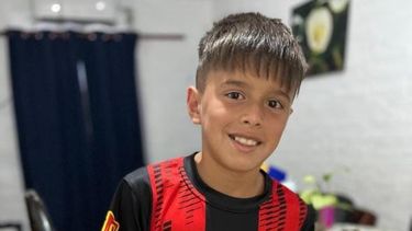 entre leones: quien es el nino que salio de trinidad y lo busca estudiantes para cumplir su sueno de jugar en primera entre leones: quien es el nino que salio de trinidad y lo busca estudiantes para cumplir su sueno de jugar en primera