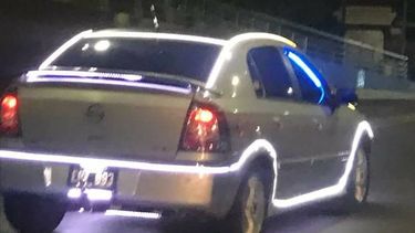 El auto tuneado para Navidad que da que hablar