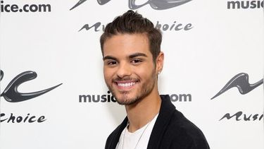 El famoso cantante de la coreo en el aeropuerto sanjuanino también compartió el video