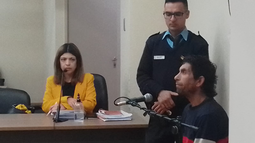 Rafael Lucero, durante la audiencia de este martes. Atrás, la abogada defensora María Filomena Noriega. Rafael Lucero, durante la audiencia de este martes. Atrás, la abogada defensora María Filomena Noriega.