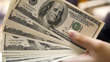 El dólar blue sigue con una inercia ascendente en el mercado informal