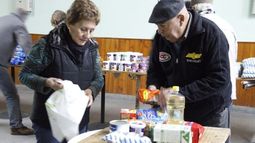 Jubilados sanjuaninos indignados por la escasez de productos en los bolsones