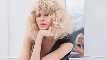 Tendencia: vuelven los rulos furor en los 80