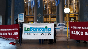 Sin un histórico dirigente, dos listas disputarán las elecciones en La Bancaria