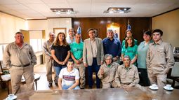 El intendente Emilio Baistrocchi se reunió con becarios que pasaron a ser contratados en la Municipalidad de la Ciudad de San Juan.