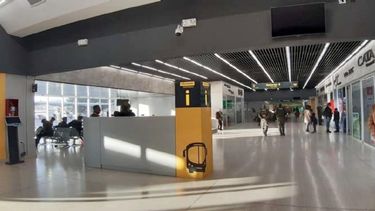 A poco más de dos años, ¿por qué aun no hay confitería en la Terminal de San Juan?