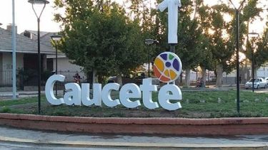 No te la puedo creer: el bizarro artefacto que utilizan los cauceteros para señalizar un pozo