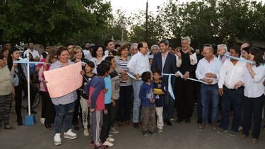 Cuatro barrios de Rawson ya tienen calles pavimentadas