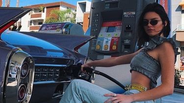 Con vestido, en el trabajo, de festival... así llevarás las zapatillas en primavera