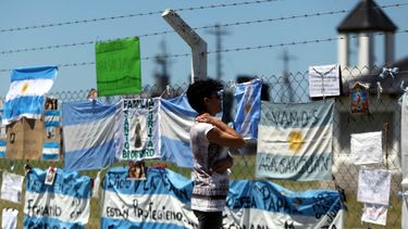 Murieron por hipocresía: la carta de un ex marino español a Los 44