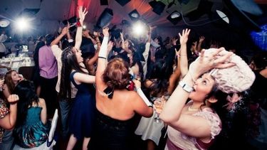 Una noche especial y cara: cuánto cuesta la fiesta de egresados