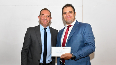 El ministro Dobladez, junto al oftalmólogo Juan Manuel Campayo, nuevo director ejecutivo del Hospital Marcial Quiroga