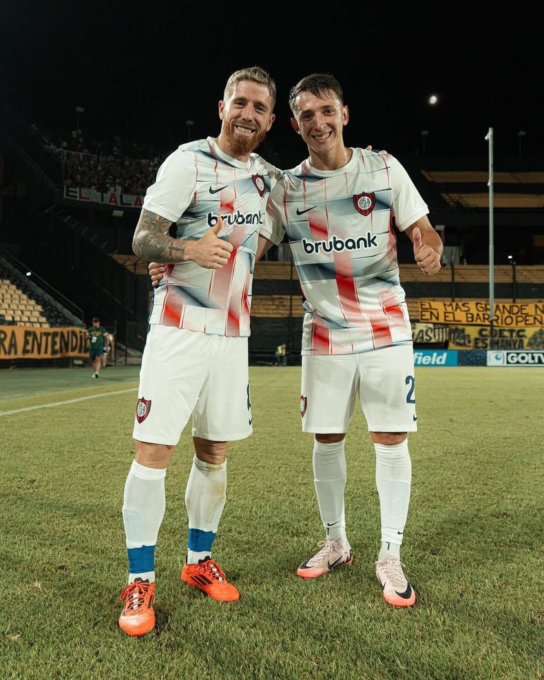 Agustín Ladstatter hizo su debut con la camiseta más linda de todas. Siempre es lindo ver crecer a nuestros chicos.¡Enhorabuena, chaval! (2).jpg