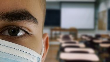 Salen a vacunar en escuelas de educación especial y testearán en las que pidan