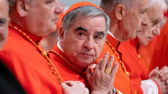 Cardenal desplazado por Francisco por delitos económicos, quiere participar del cónclave