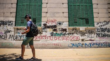 Tras el fallo por las pintadas en la Normal Sarmiento, ¿en qué quedó el enrejado?