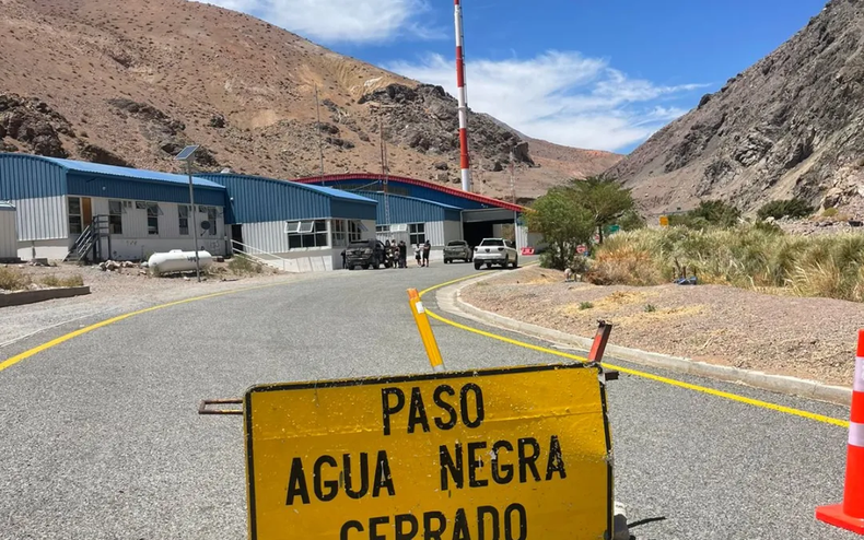 El Paso de Agua Negra, cerrado por nevadas: se evaluará la reapertura para el martes