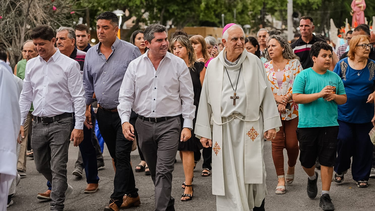 Marcelo Orrego dijo presente en la procesión en honor a Santa Lucía