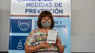 En un día, se vacunaron contra el COVID-19 más de 1300 adultos mayores de 70 años