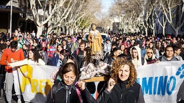 Jóvenes y adultos llegados desde diferentes puntos de la Provincia se sumaron a la peregrinación. Fotos: Mariano Martín