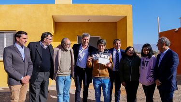 Cincuenta familias albardoneras disfrutan de sus casas tras la entrega de este miércoles