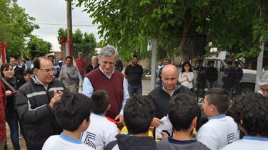 El intendente Gioja visitó las obras en el barrio Bubica