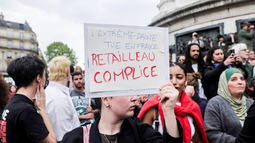 El domingo hubo una marcha en Francia pidiendo justicia por el joven islamista asesinado en una mezquita.