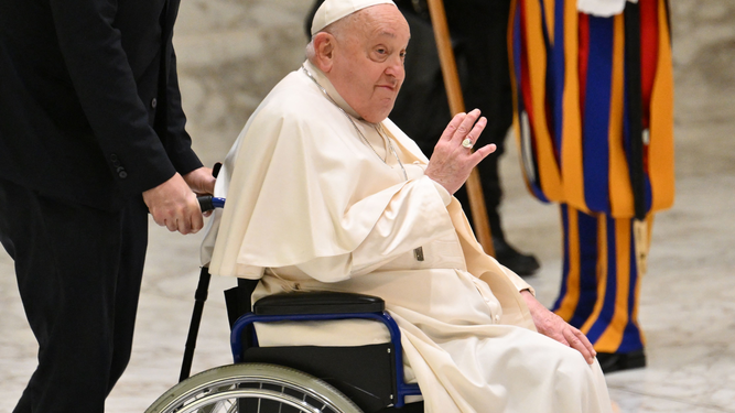 Estable con pronóstico reservado, el nuevo parte médico de papa Francisco