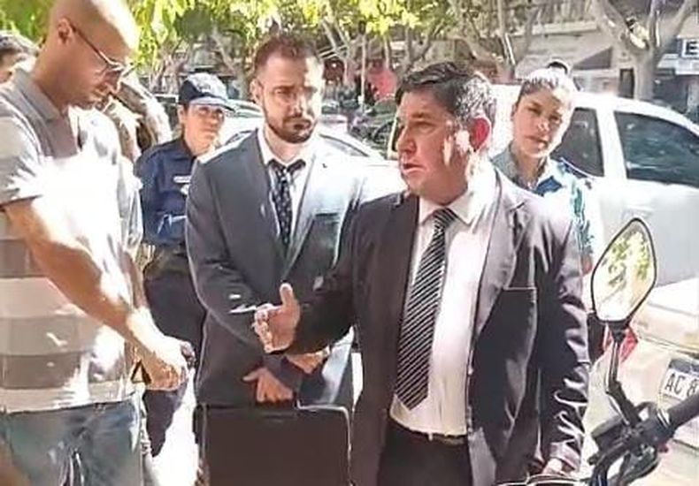 Quién es y cómo llegó a ser juez Roberto Montilla, acusado de chapear para  beneficiar a un detenido