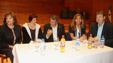 Renovaron convenio para becas de estudiantes en la Universidad de Indiana