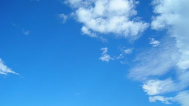 Viernes con máxima de 28º y en alerta por vientos intensos