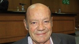 El perfil de Américo Clavel, el economista escritor amante de las aventuras