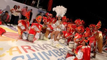 Ante una multitud, Chimbas vivió su última noche del Carnaval por Siempre