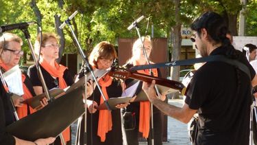 Los adultos mayores le cantarán a los enfermos en el Hospital Rawson