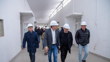 Marcelo Orrego recorrió el avance de obras de la escuela Jorge Washington en Pocito