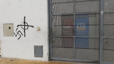 Pintadas nazis en San Juan: el Arzobispado manifestó su preocupación y rechazo