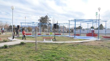 Una de las plazas más importantes de Rawson quedó 0km