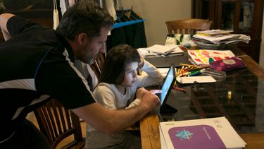 El mercado negro de las guías escolares en San Juan: por quienes están detrás