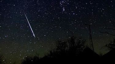 ¿Cómo se produce la lluvia de estrellas que se verá esta noche?