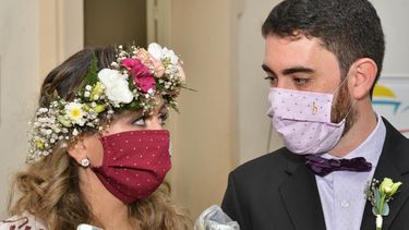 Sí, quiero con barbijo: así vuelven los casorios en San Juan