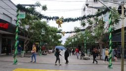 ¡Se respira aire festivo en el centro sanjuanino!