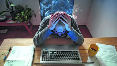 Qué es el Síndrome del Quemado, la patología mental donde el trabajo se vuelve un peligro para la salud