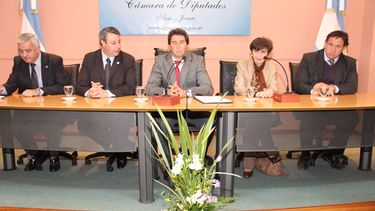 Estudiantes universitarios cooperarán en la elaboración del Digesto Jurídico