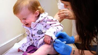 Preocupante: no llevan a vacunar a los chicos y la Provincia reforzaría el casa por casa