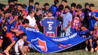 con bandera incluida, minero realizo un emotivo homenaje al futbolista fallecido con bandera incluida, minero realizo un emotivo homenaje al futbolista fallecido