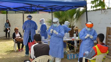 Salud explicó por qué hay demoras en entregar los resultados de los hisopados